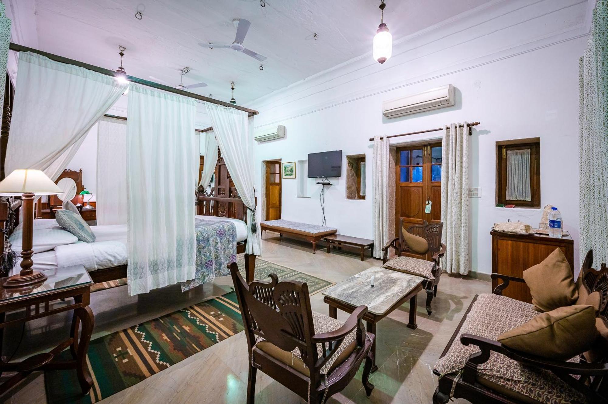 Neemrana'S - Deo Bagh Hotel Gválijar Kültér fotó